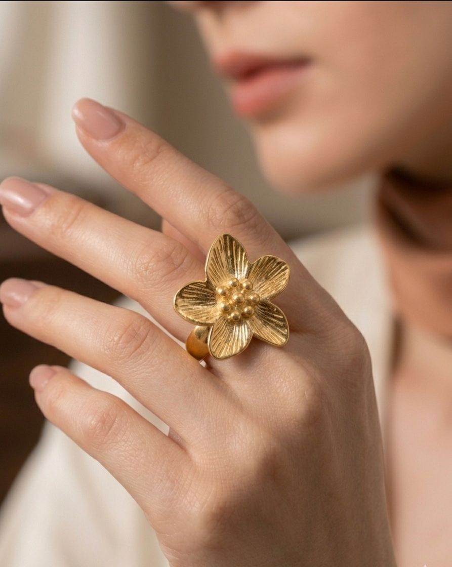 GOLDEN DAISY RING