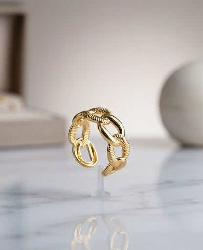 GOLDEN MUSE RING