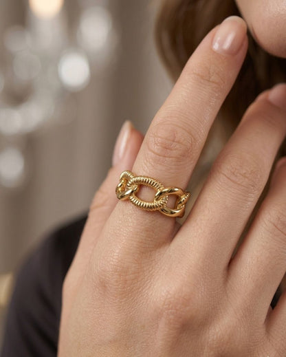 GOLDEN MUSE RING